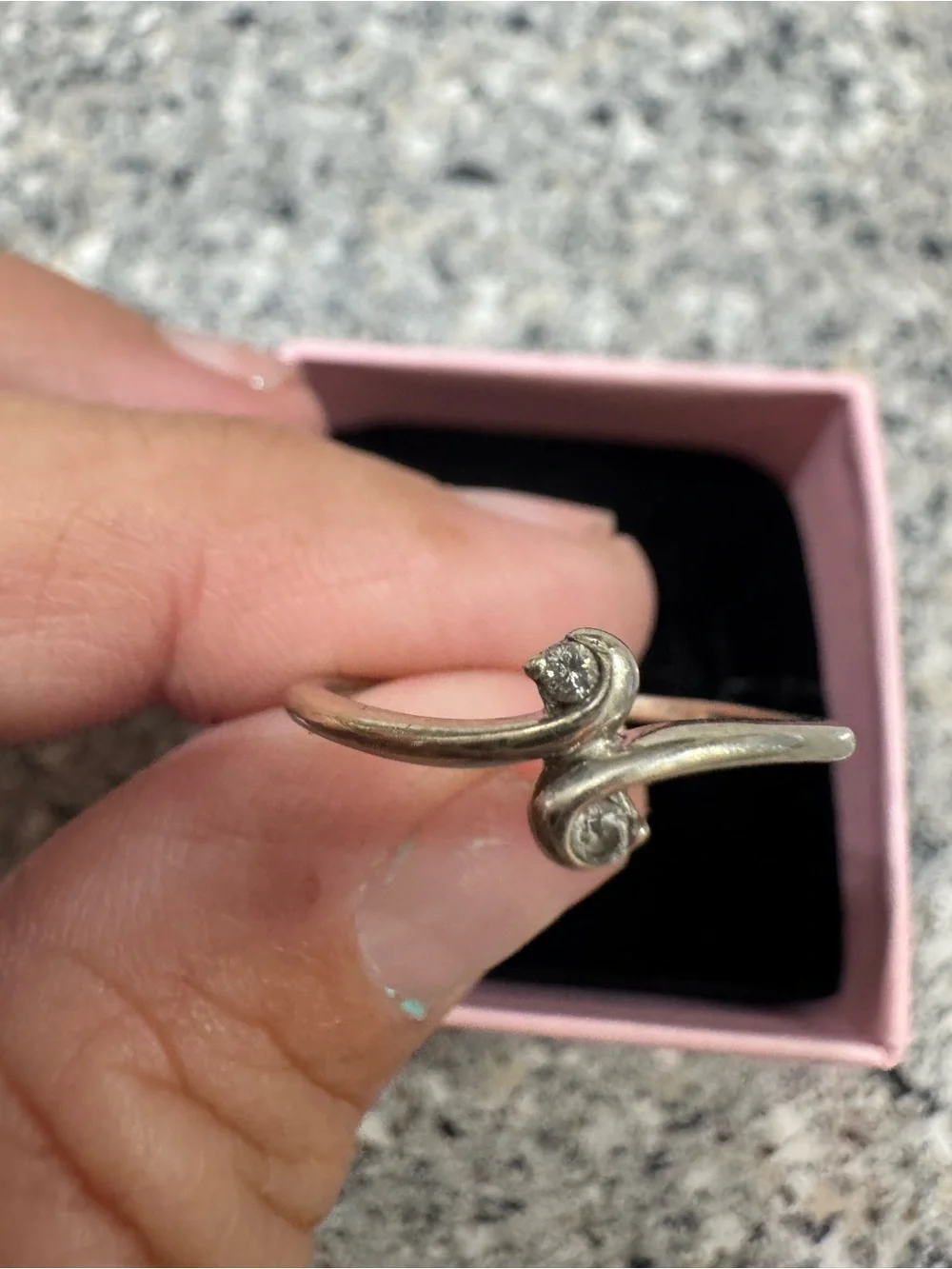 Elegant 10kt Silver Twist Diamond ring